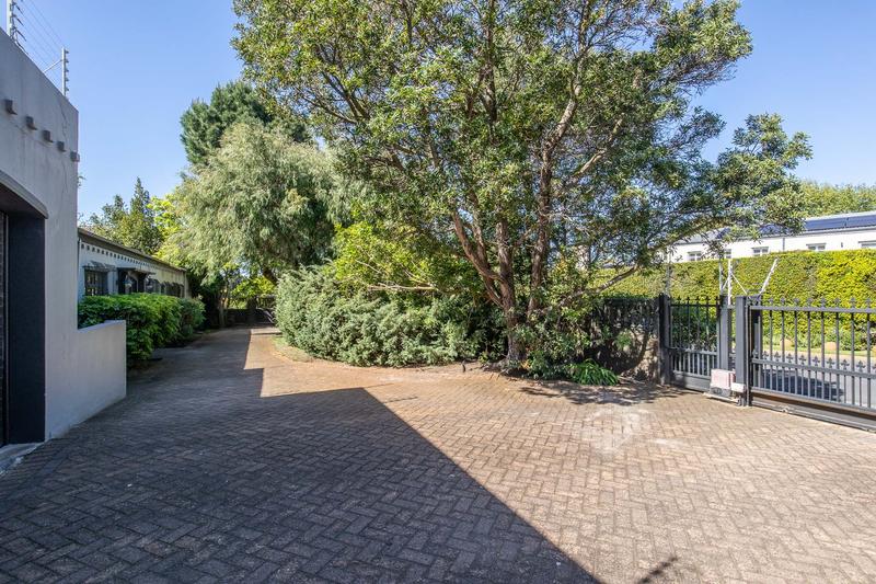 4 Bedroom Property for Sale in Constantia Western Cape